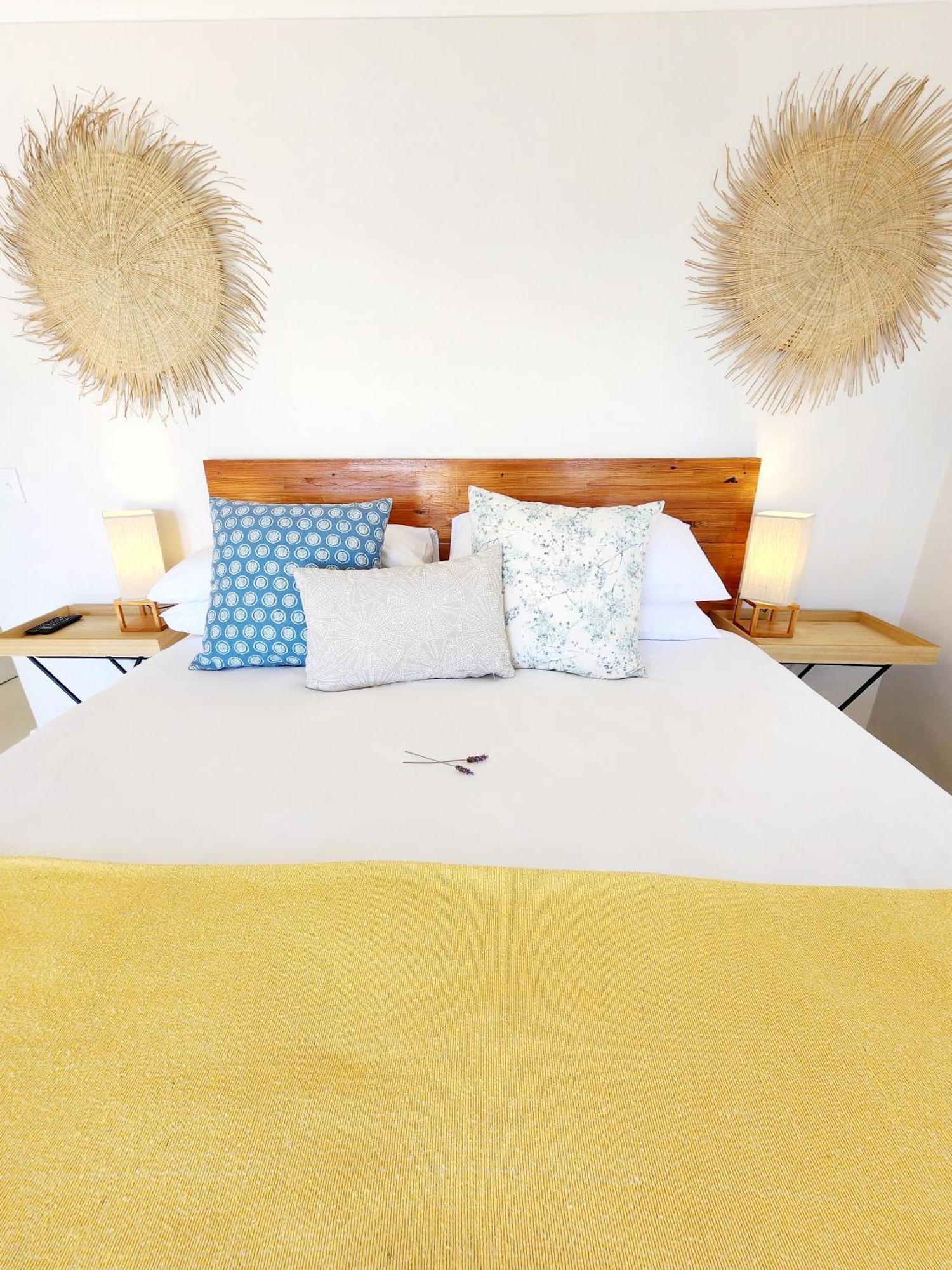 Bed and Breakfast The Tides Саймонстаун Экстерьер фото