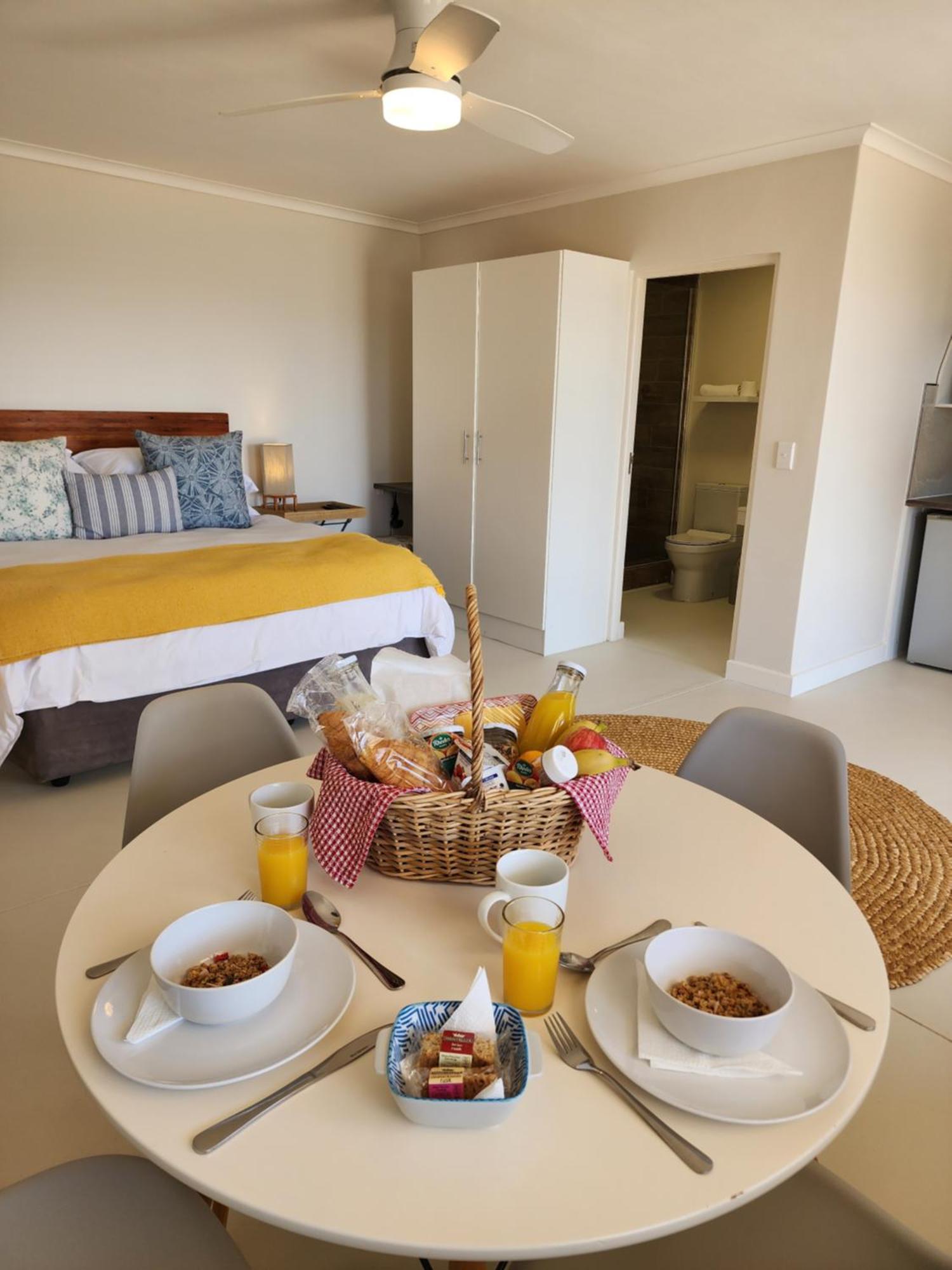 Bed and Breakfast The Tides Саймонстаун Экстерьер фото