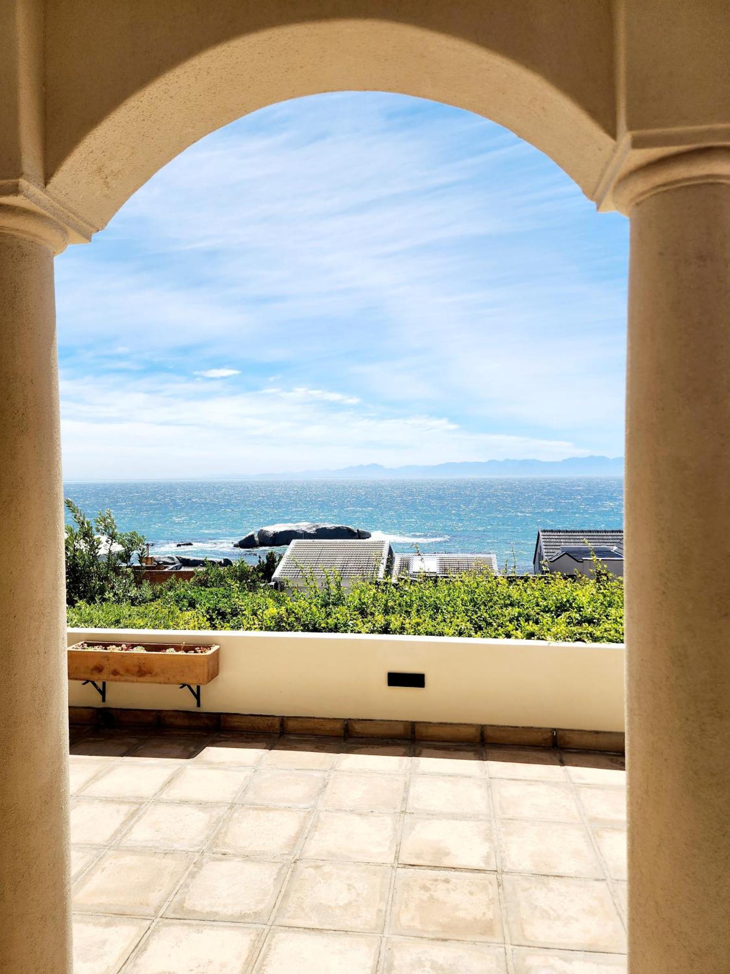 Bed and Breakfast The Tides Саймонстаун Экстерьер фото
